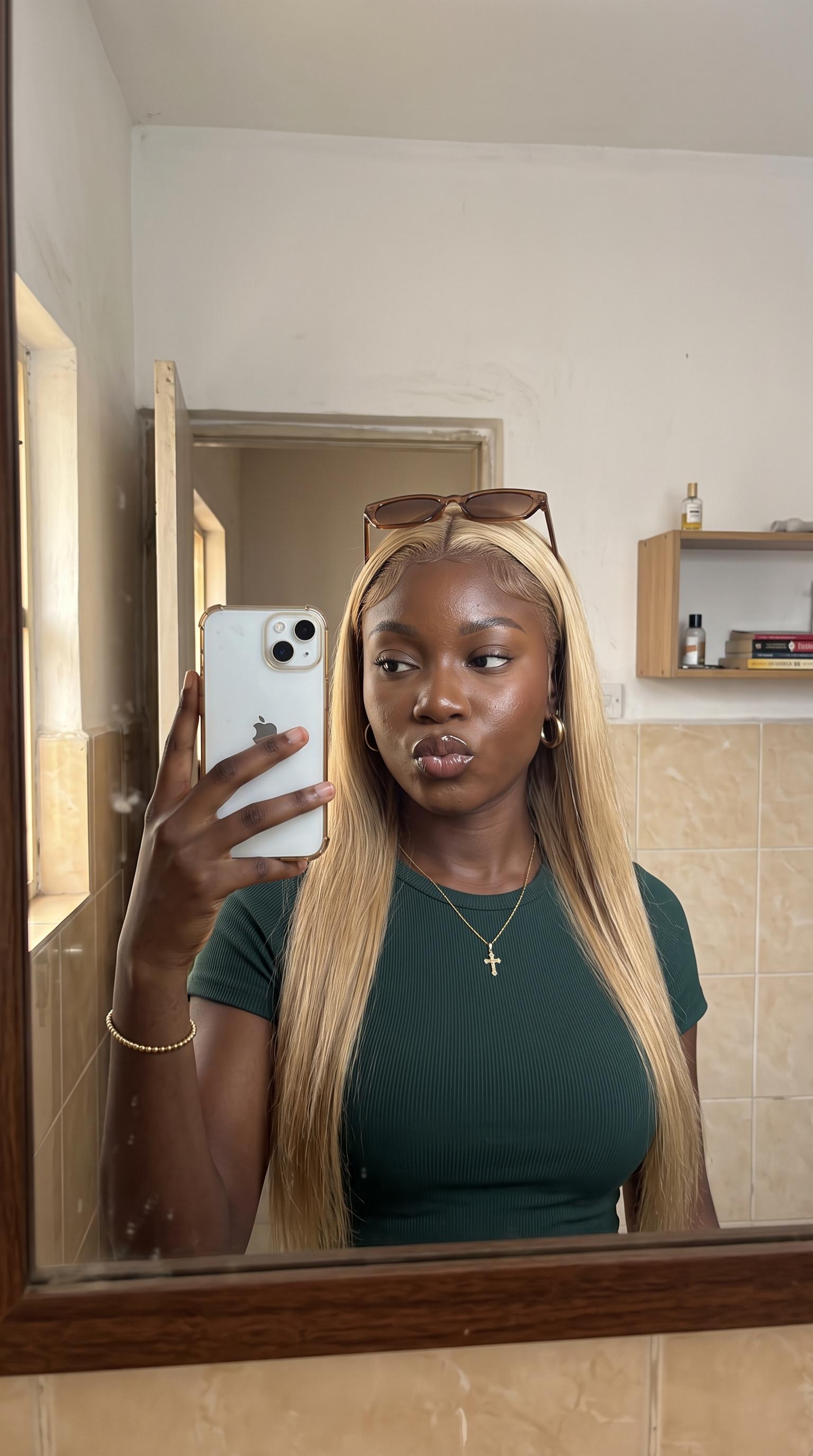 Meridon customer mirror selfie